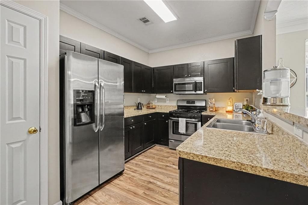 2 bedroom, 3 bathroom, 1,422 sq ft townhouse under contract at 300 Timber Gate Court, Lawrenceville, GA 30045 — photo 6