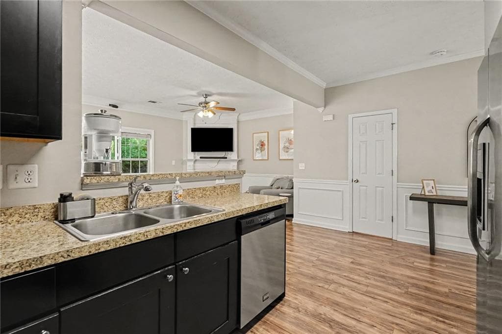 2 bedroom, 3 bathroom, 1,422 sq ft townhouse under contract at 300 Timber Gate Court, Lawrenceville, GA 30045 — photo 8