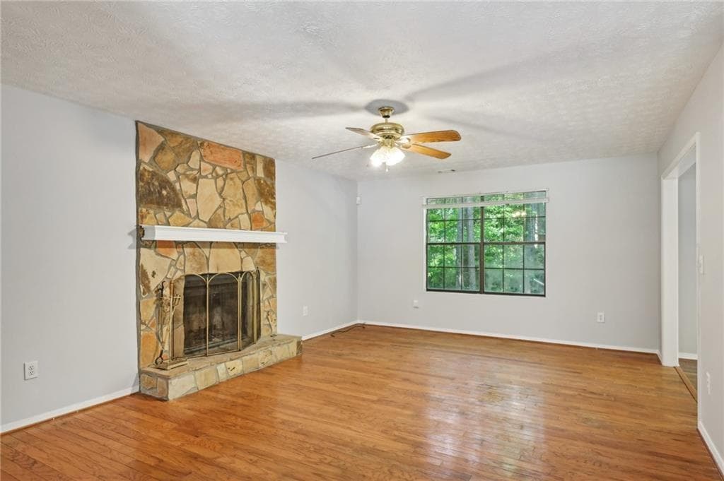 3 bedroom, 3 bathroom, 1,554 sq ft single family residence for sale at 1925 Sailcloth Street, Lithonia, GA 30058 — photo 4