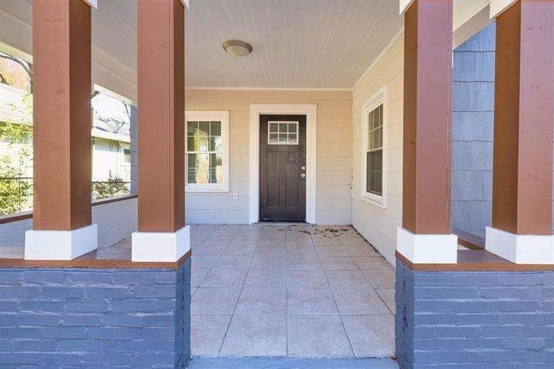 2 bedroom, 1 bathroom, 980 sq ft single family residence for sale at 2506 Maple Street, East Point, GA 30344 — photo 2