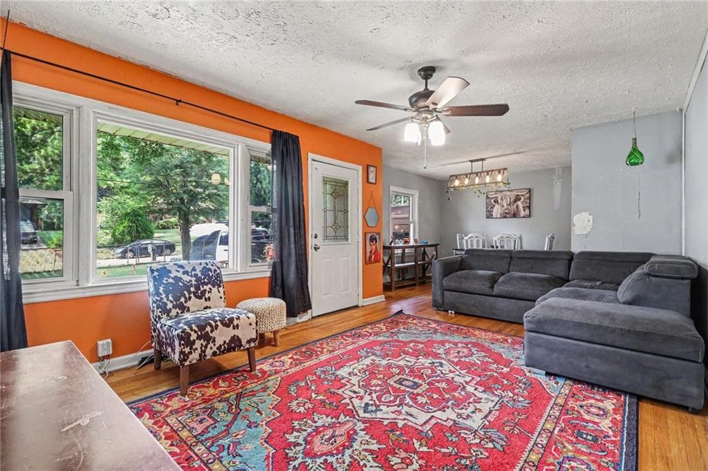 3 bedroom, 3 bathroom, 1,880 sq ft single family residence for sale at 1638 Flintwood Drive, Atlanta, GA 30316 — photo 2