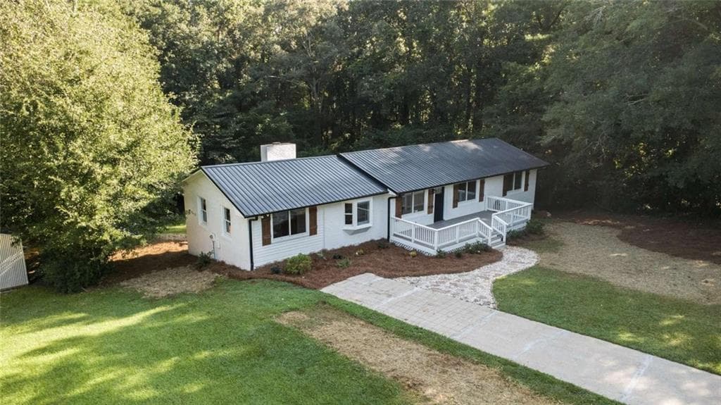 3 bedroom, 3 bathroom, 1,650 sq ft single family residence under contract at 930 Honeysuckle Trail, Winder, GA 30680