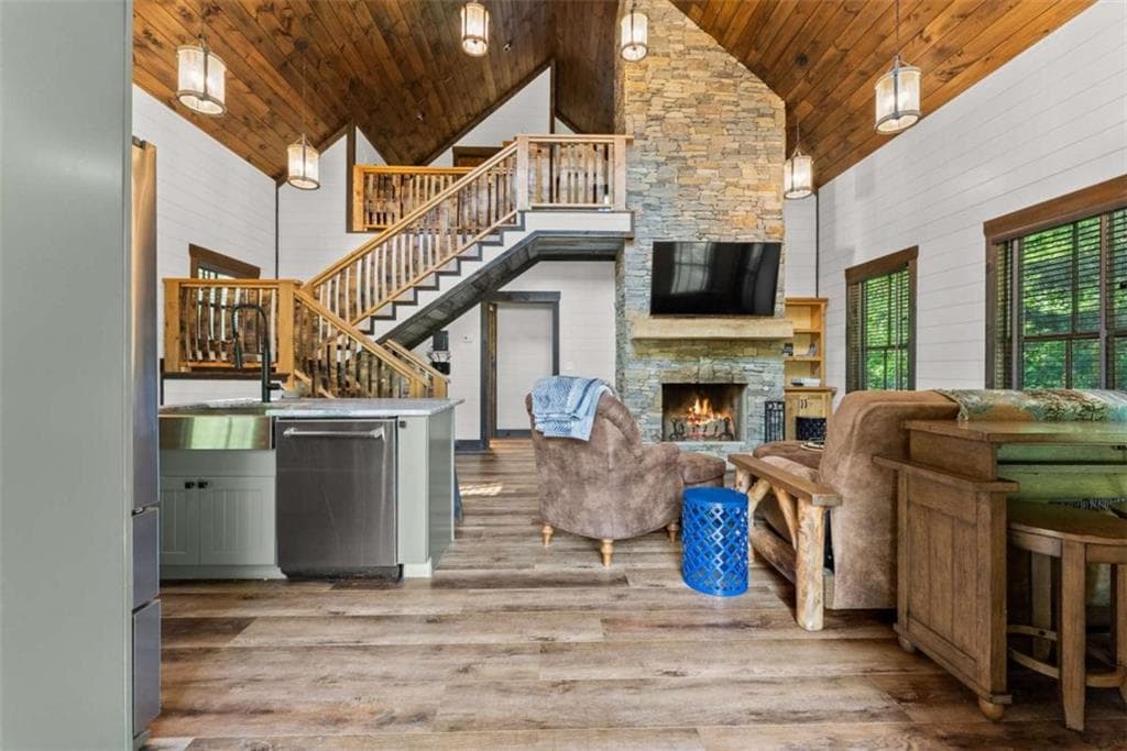 3 bedroom, 6 bathroom single family residence for sale at 4061 Historic Old Highway 441, Clarkesville, GA 30523 — photo 8