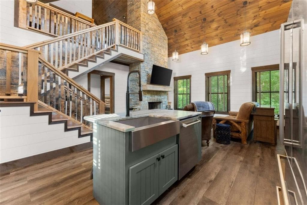 3 bedroom, 6 bathroom single family residence for sale at 4061 Historic Old Highway 441, Clarkesville, GA 30523 — photo 10