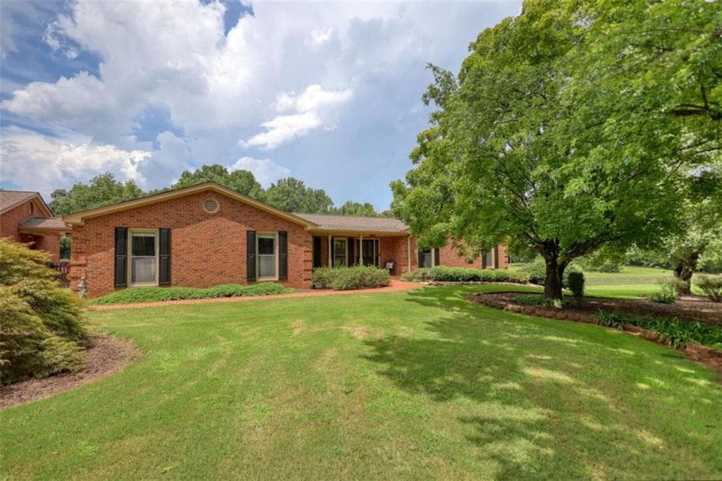 5 bedroom, 4 bathroom, 3,996 sq ft single family residence for sale at 3331 Highway 213, Mansfield, GA 30055 — photo 3