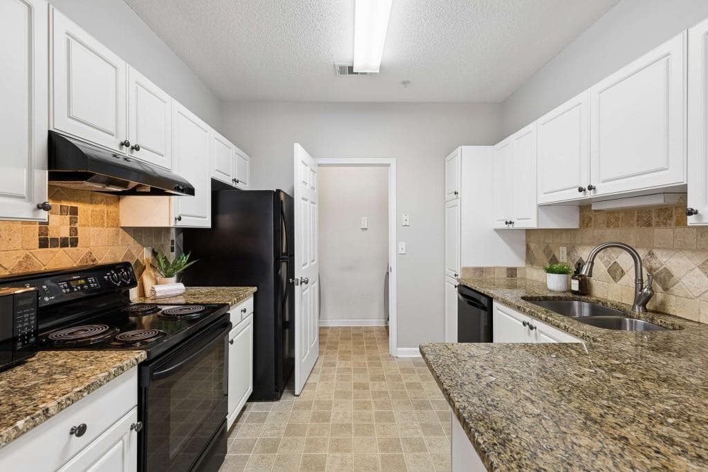 3 bedroom, 3 bathroom, 1,780 sq ft condominium for sale at 1112 Woodland Lane, Alpharetta, GA 30009 — photo 3