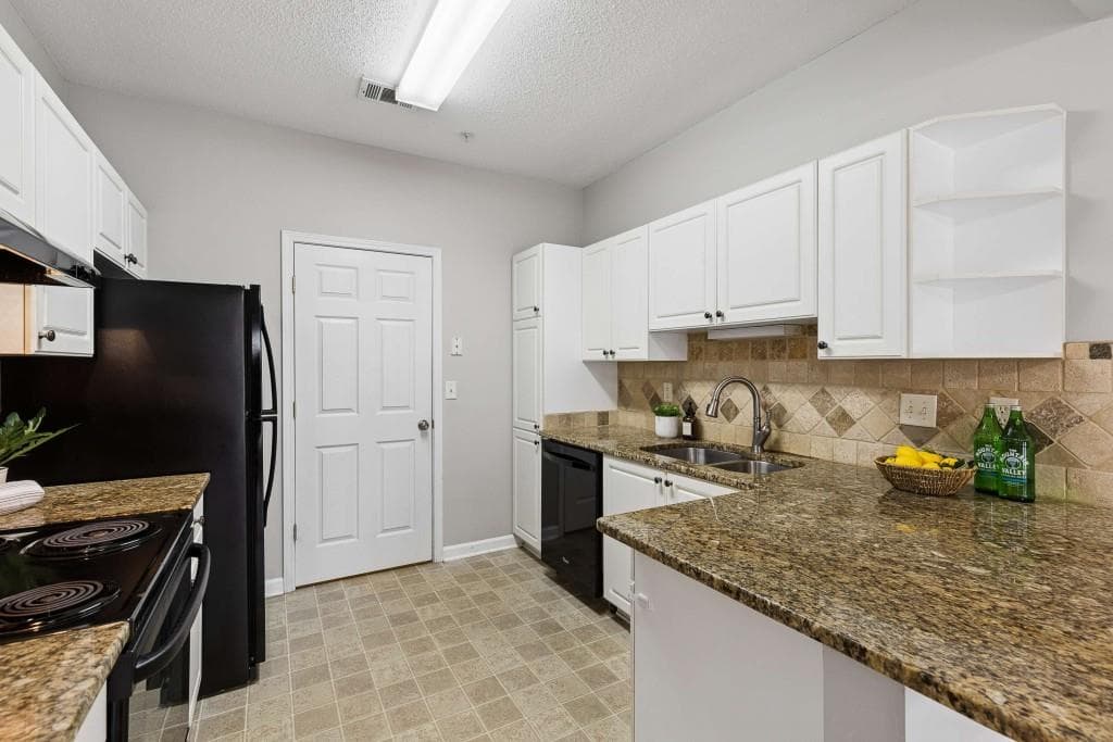 3 bedroom, 3 bathroom, 1,780 sq ft condominium for sale at 1112 Woodland Lane, Alpharetta, GA 30009 — photo 10