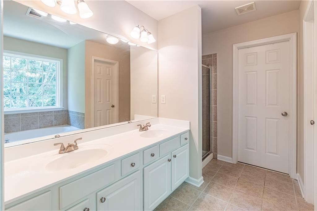 4 bedroom, 3 bathroom, 2,186 sq ft single family residence under contract at 1891 Fosco Drive, Duluth, GA 30097 — photo 10