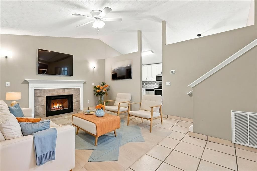 3 bedroom, 2 bathroom, 1,140 sq ft single family residence for sale at 3949 Edgebrook Drive, Flowery Branch, GA 30542 — photo 5