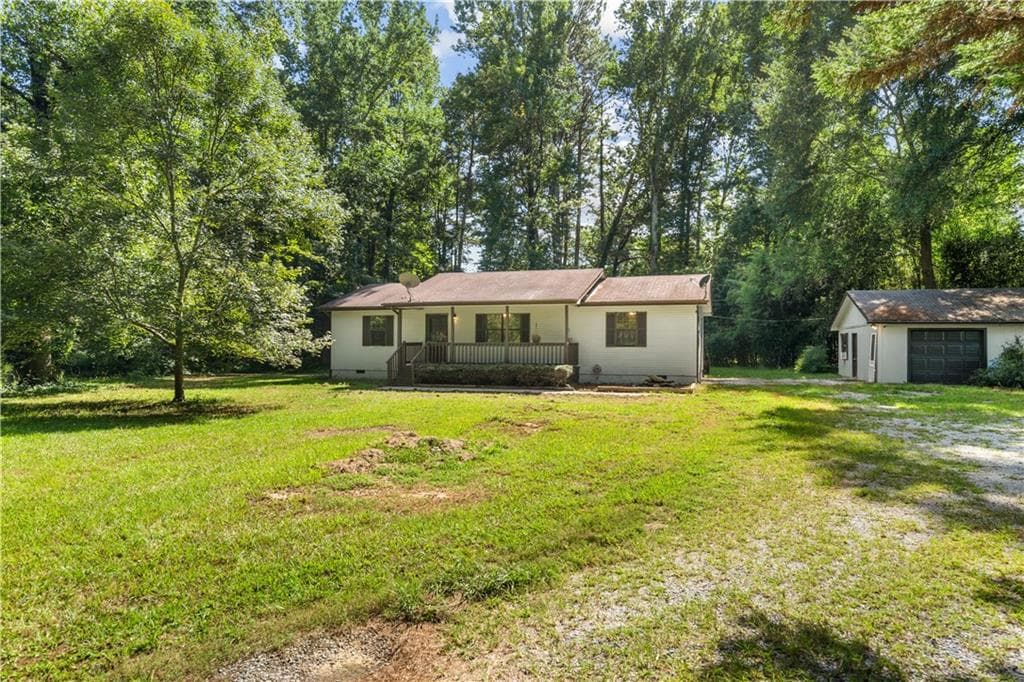 3 bedroom, 2 bathroom, 1,200 sq ft single family residence for sale at 1425 Resaca Lafayette Road, Resaca, GA 30735