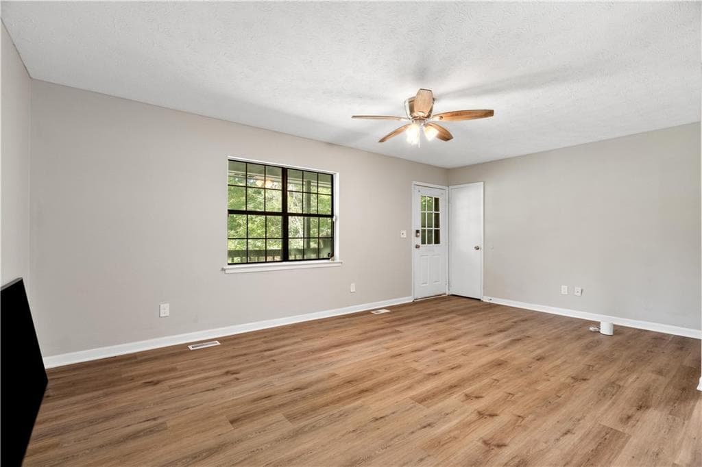 3 bedroom, 2 bathroom, 1,200 sq ft single family residence for sale at 1425 Resaca Lafayette Road, Resaca, GA 30735 — photo 8