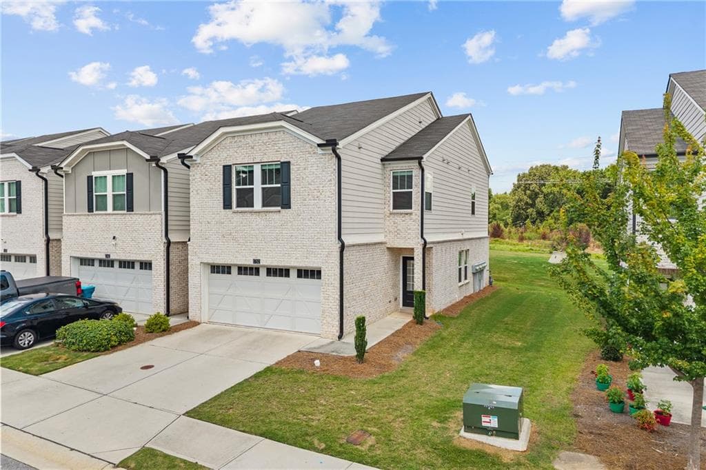 3 bedroom, 3 bathroom, 1,888 sq ft townhouse for sale at 1752 Villageside Court, Lawrenceville, GA 30043