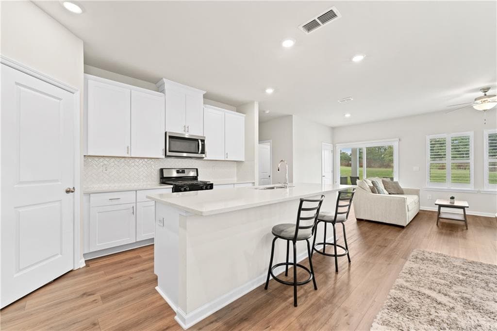 3 bedroom, 3 bathroom, 1,888 sq ft townhouse for sale at 1752 Villageside Court, Lawrenceville, GA 30043 — photo 4