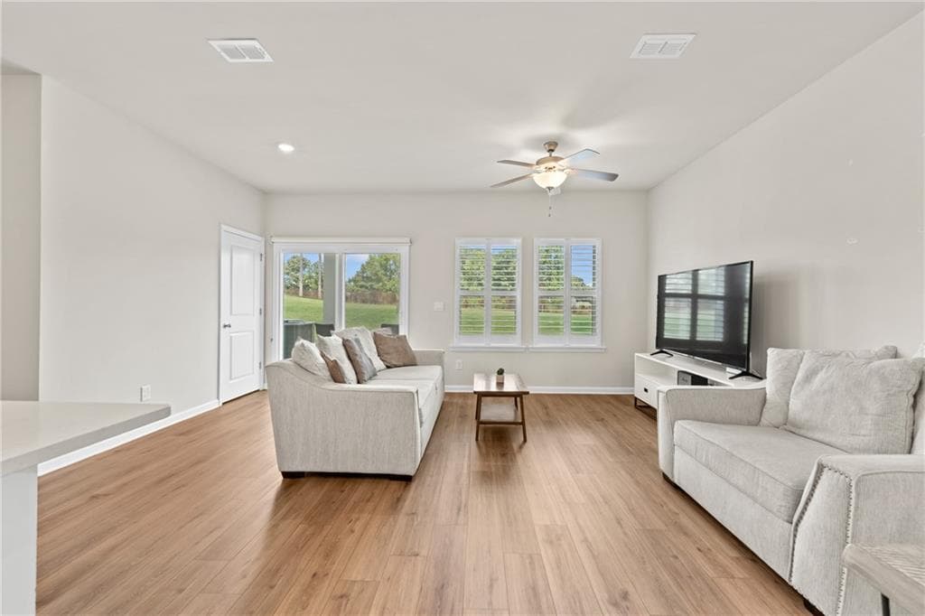 3 bedroom, 3 bathroom, 1,888 sq ft townhouse for sale at 1752 Villageside Court, Lawrenceville, GA 30043 — photo 5