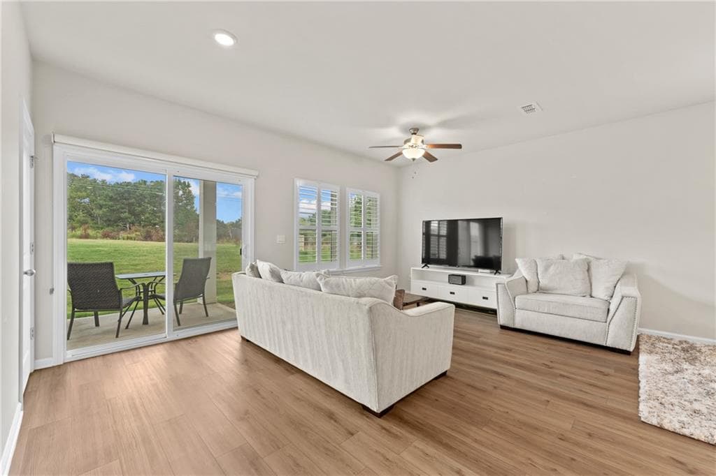 3 bedroom, 3 bathroom, 1,888 sq ft townhouse for sale at 1752 Villageside Court, Lawrenceville, GA 30043 — photo 7