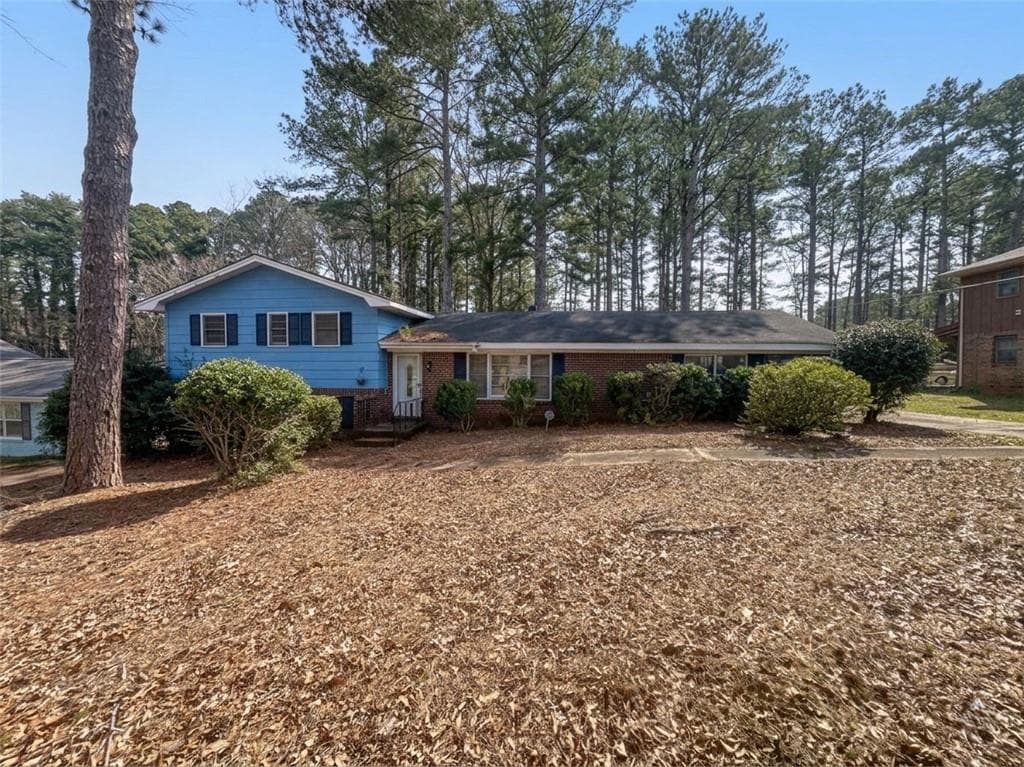 3 bedroom, 2 bathroom, 1,652 sq ft single family residence for sale at 279 Timberland Trail, Riverdale, GA 30274 — photo 2