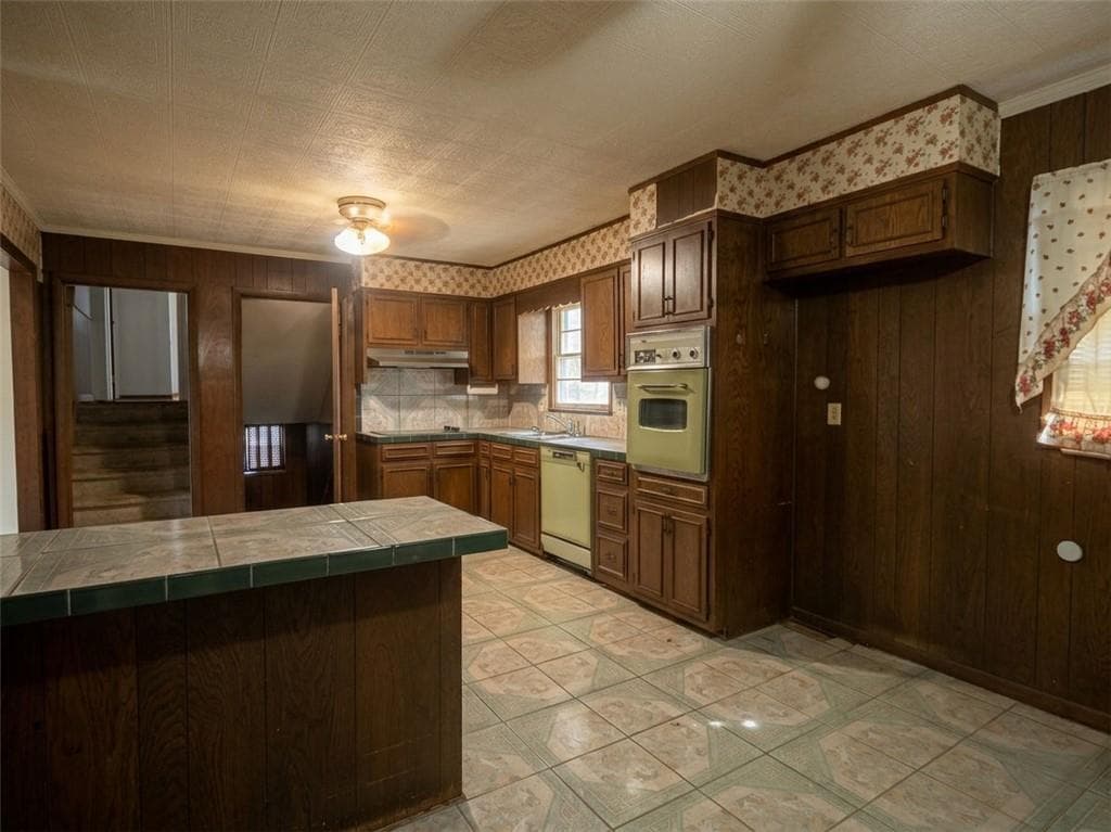3 bedroom, 2 bathroom, 1,652 sq ft single family residence for sale at 279 Timberland Trail, Riverdale, GA 30274 — photo 5