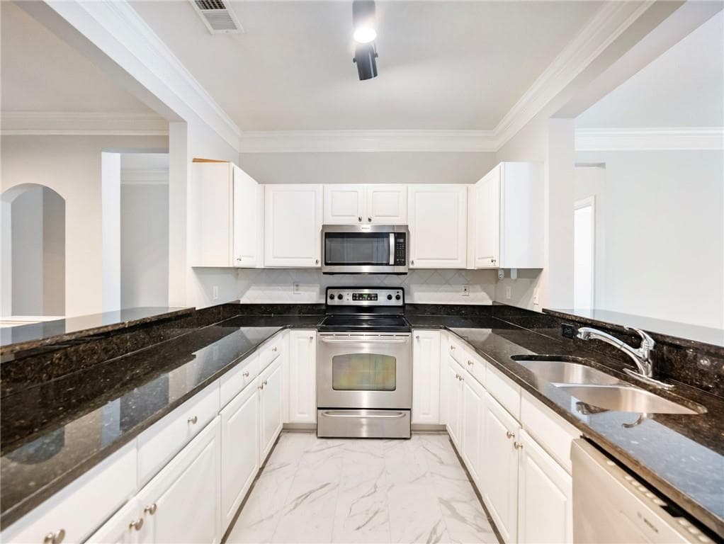 3 bedroom, 2 bathroom, 1,546 sq ft condominium for rent at 5207 Westchester Ridge, Atlanta, GA 30329 for $2,400 a month — photo 6