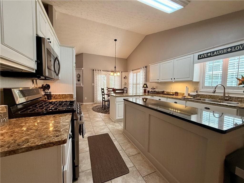 3 bedroom, 2 bathroom, 2,368 sq ft single family residence for sale at 1205 Bonnerton Court, Dacula, GA 30019 — photo 9
