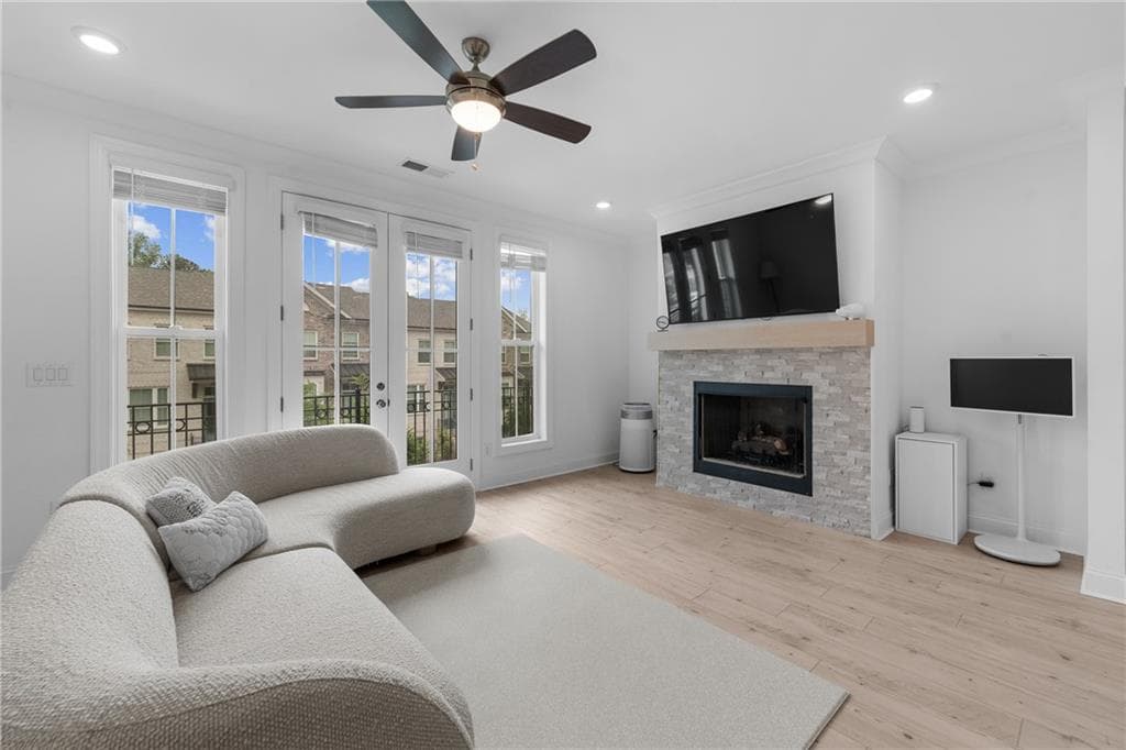 3 bedroom, 4 bathroom, 2,111 sq ft townhouse for sale at 3186 Moor View Road #26, Duluth, GA 30096 — photo 3