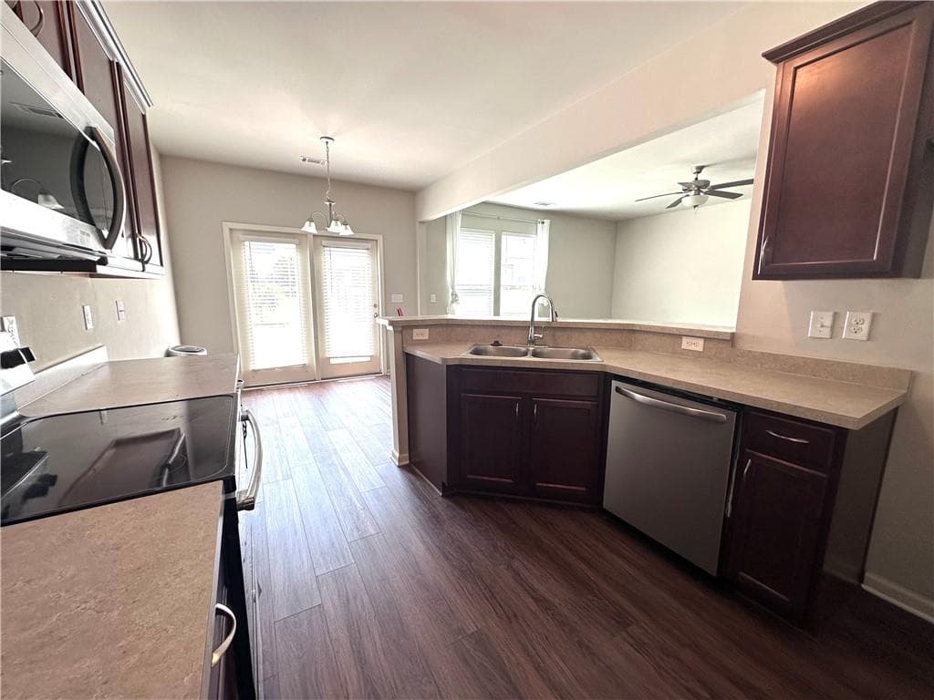 3 bedroom, 3 bathroom, 1,804 sq ft single family residence for rent at 76 Greenfield Drive, Dawsonville, GA 30534 for $1,900 a month — photo 7
