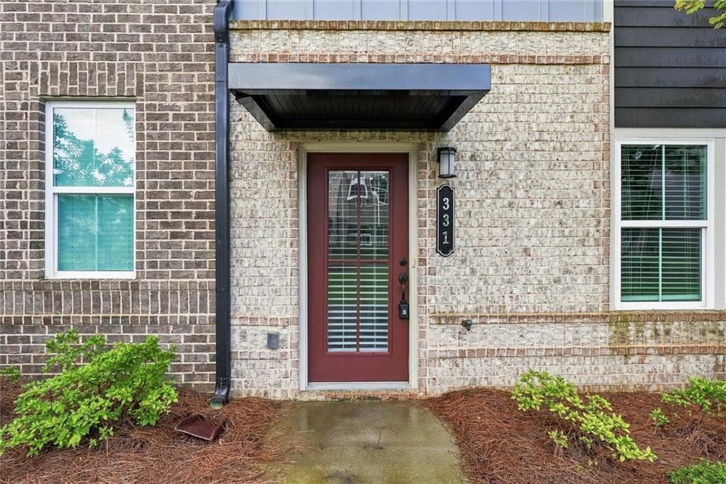 3 bedroom, 4 bathroom, 2,000 sq ft townhouse for sale at 331 Maltibie Drive, Acworth, GA 30102 — photo 2