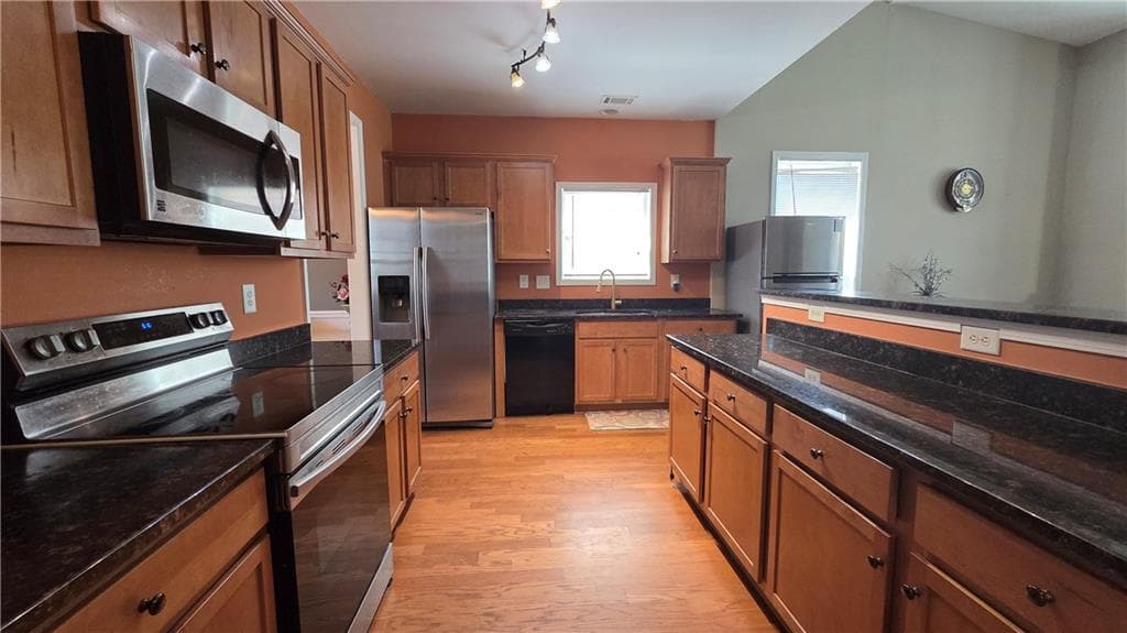 4 bedroom, 3 bathroom, 2,534 sq ft single family residence for sale at 308 Ridge Pointe Drive, Athens, GA 30606 — photo 3