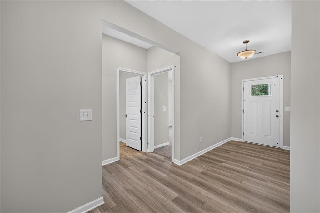 3 bedroom, 2 bathroom, 1,701 sq ft single family residence for sale at 103 Summerfield Place Drive, Carrollton, GA 30117 — photo 3