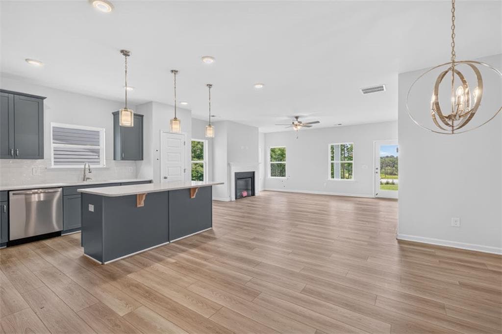 3 bedroom, 2 bathroom, 1,701 sq ft single family residence for sale at 103 Summerfield Place Drive, Carrollton, GA 30117 — photo 5