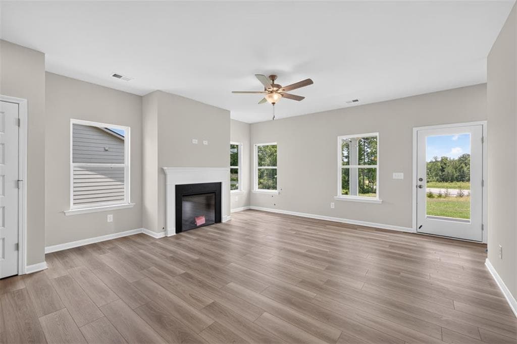 3 bedroom, 2 bathroom, 1,701 sq ft single family residence for sale at 103 Summerfield Place Drive, Carrollton, GA 30117 — photo 6