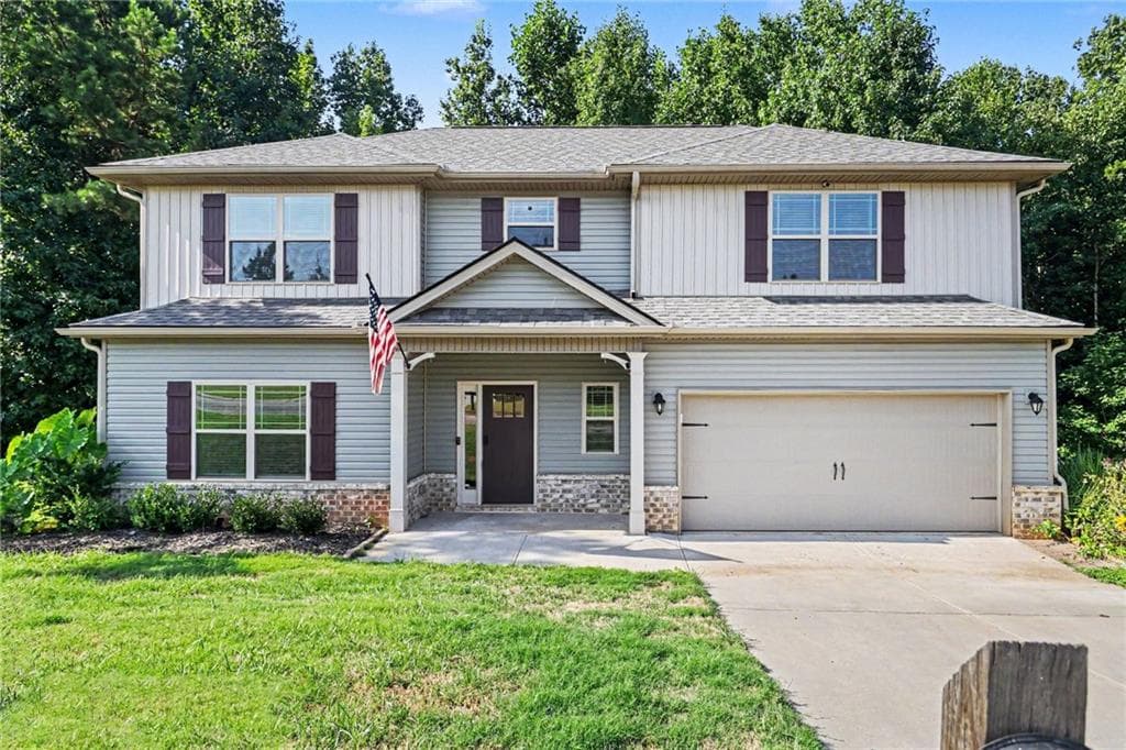 3 bedroom, 3 bathroom, 2,084 sq ft single family residence for sale at 731 Dawn Place, Alto, GA 30510