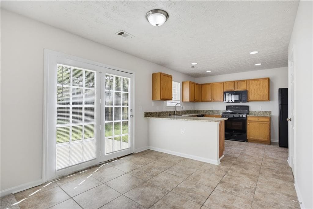 4 bedroom, 3 bathroom, 2,279 sq ft single family residence under contract at 1274 Matt Moore Court, Lithia Springs, GA 30122 — photo 8