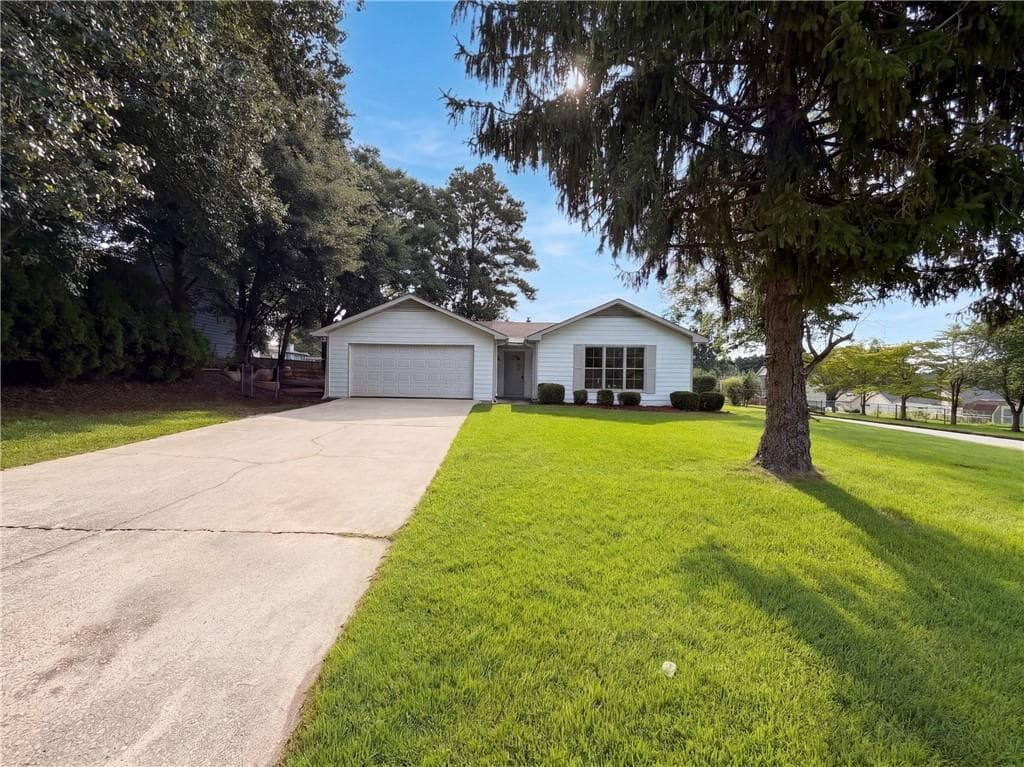 3 bedroom, 2 bathroom, 1,234 sq ft single family residence under contract at 6120 Dorchester Drive, Rex, GA 30273