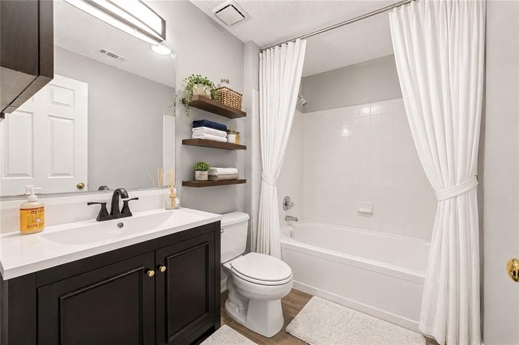 1 bedroom, 1 bathroom, 700 sq ft condominium for sale at 225 Bentley Place, Tucker, GA 30084 — photo 7