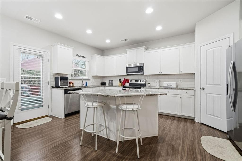 4 bedroom, 4 bathroom, 3,632 sq ft single family residence under contract at 151 Prominence Court, Canton, GA 30114 — photo 4