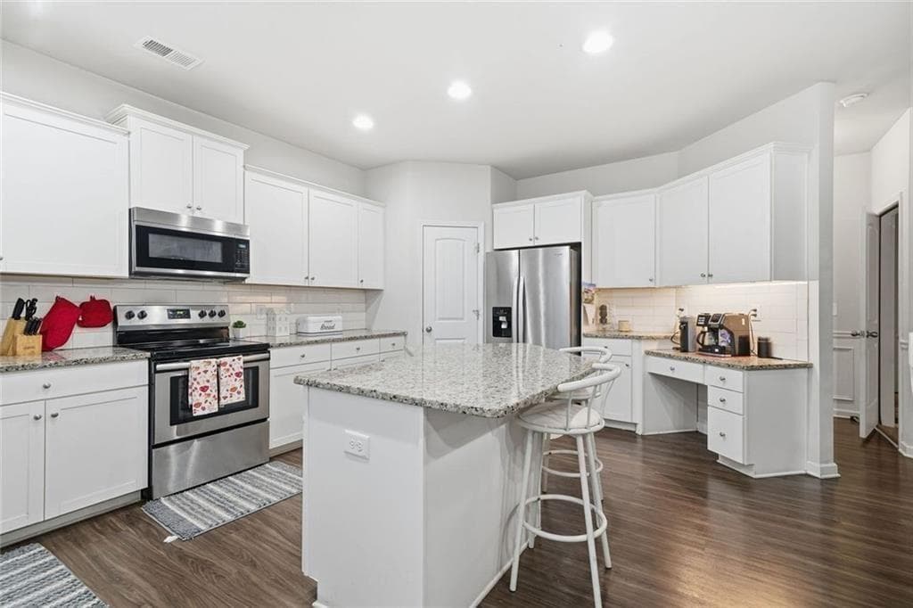 4 bedroom, 4 bathroom, 3,632 sq ft single family residence under contract at 151 Prominence Court, Canton, GA 30114 — photo 7
