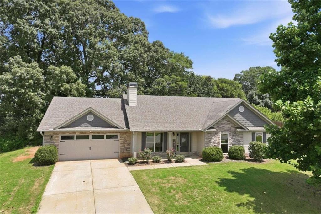 4 bedroom, 3 bathroom, 2,188 sq ft single family residence for sale at 482 Logans Way, Hoschton, GA 30548 — photo 1 of 40