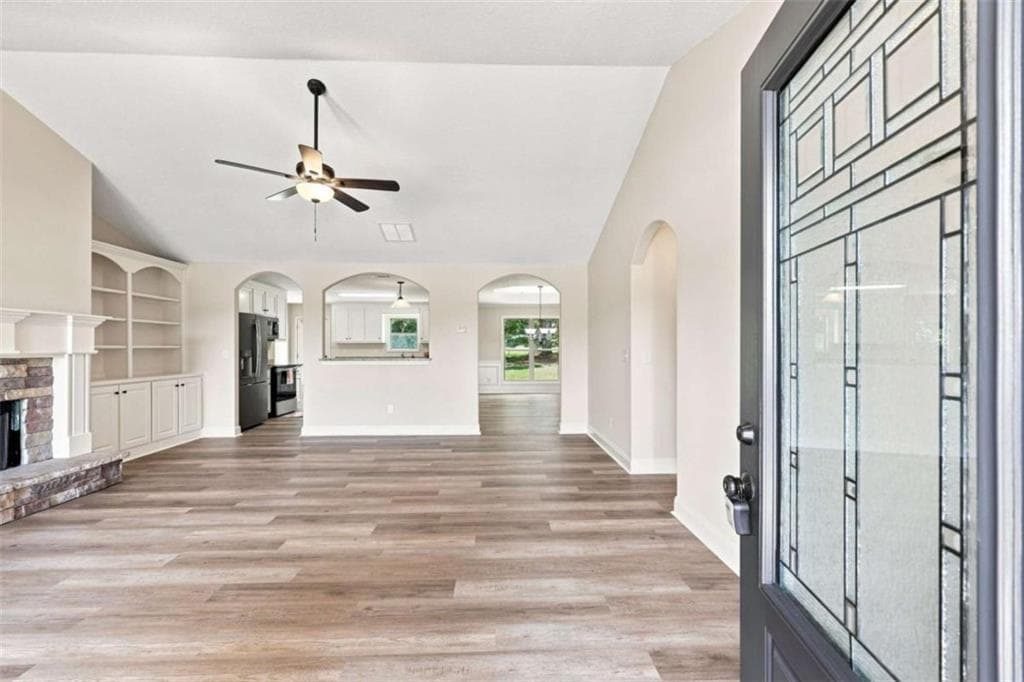 4 bedroom, 3 bathroom, 2,188 sq ft single family residence for sale at 482 Logans Way, Hoschton, GA 30548 — photo 3