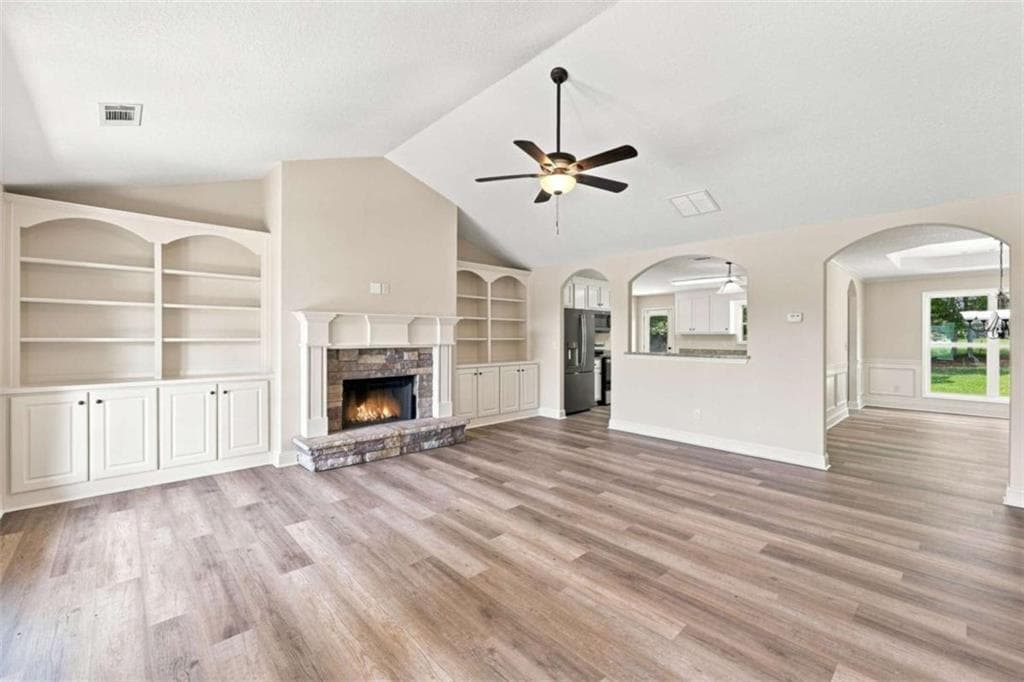 4 bedroom, 3 bathroom, 2,188 sq ft single family residence for sale at 482 Logans Way, Hoschton, GA 30548 — photo 5