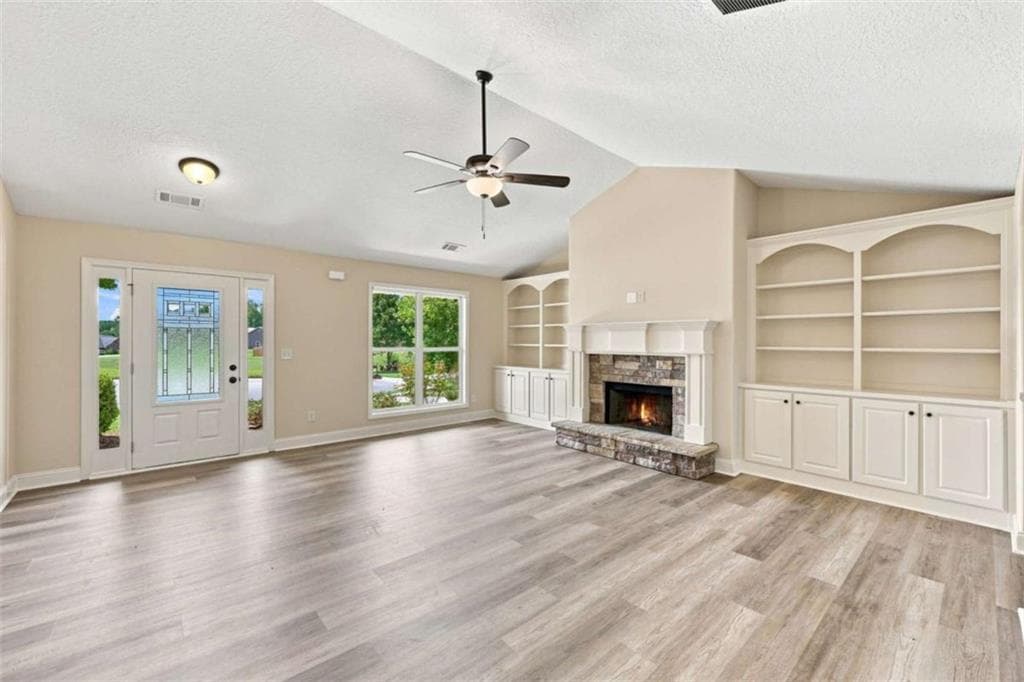 4 bedroom, 3 bathroom, 2,188 sq ft single family residence for sale at 482 Logans Way, Hoschton, GA 30548 — photo 6