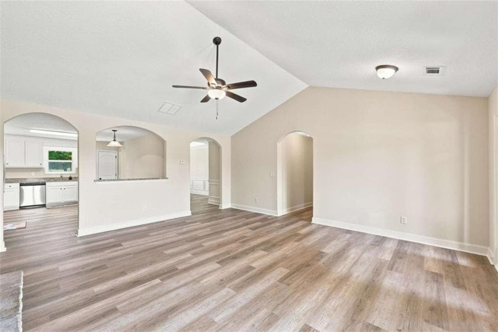4 bedroom, 3 bathroom, 2,188 sq ft single family residence for sale at 482 Logans Way, Hoschton, GA 30548 — photo 7