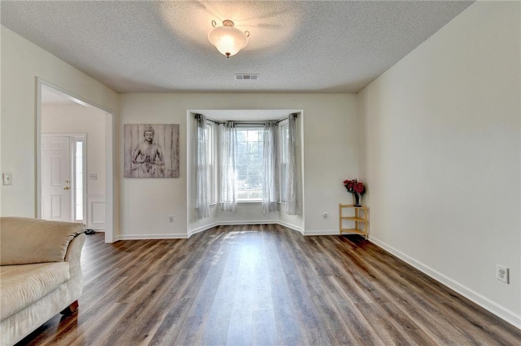 4 bedroom, 3 bathroom, 2,283 sq ft single family residence for sale at 900 Cherringham Court, Johns Creek, GA 30005 — photo 6
