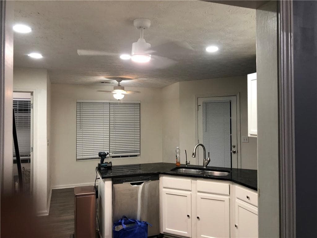 3 bedroom, 2 bathroom, 1,884 sq ft single family residence for sale at 250 Twin Brook Way, Lawrenceville, GA 30043 — photo 8