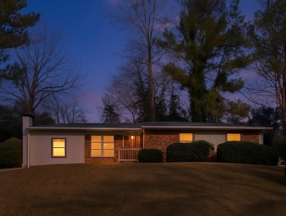 4 bedroom, 2 bathroom, 1,362 sq ft single family residence for sale at 70 Ruzelle Drive, Atlanta, GA 30354 — photo 2