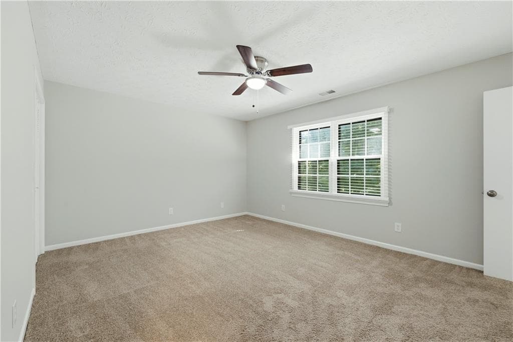 4 bedroom, 3 bathroom, 2,130 sq ft single family residence under contract at 266 Firecrest Lane, Lawrenceville, GA 30046 — photo 4