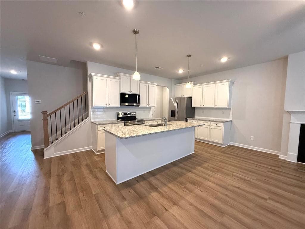 4 bedroom, 3 bathroom, 1,805 sq ft townhouse for rent at 401 Lanier Circle, Woodstock, GA 30189 for $2,400 a month — photo 5