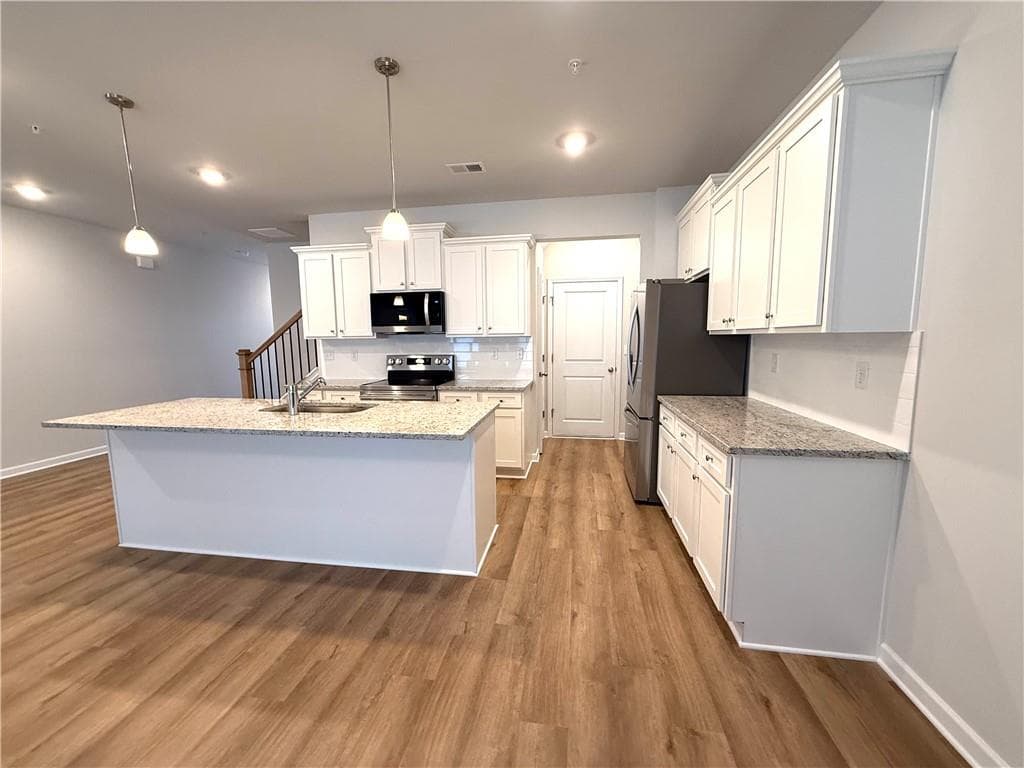4 bedroom, 3 bathroom, 1,805 sq ft townhouse for rent at 401 Lanier Circle, Woodstock, GA 30189 for $2,400 a month — photo 7