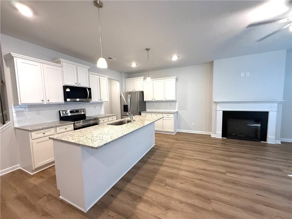 4 bedroom, 3 bathroom, 1,805 sq ft townhouse for rent at 401 Lanier Circle, Woodstock, GA 30189 for $2,400 a month — photo 9
