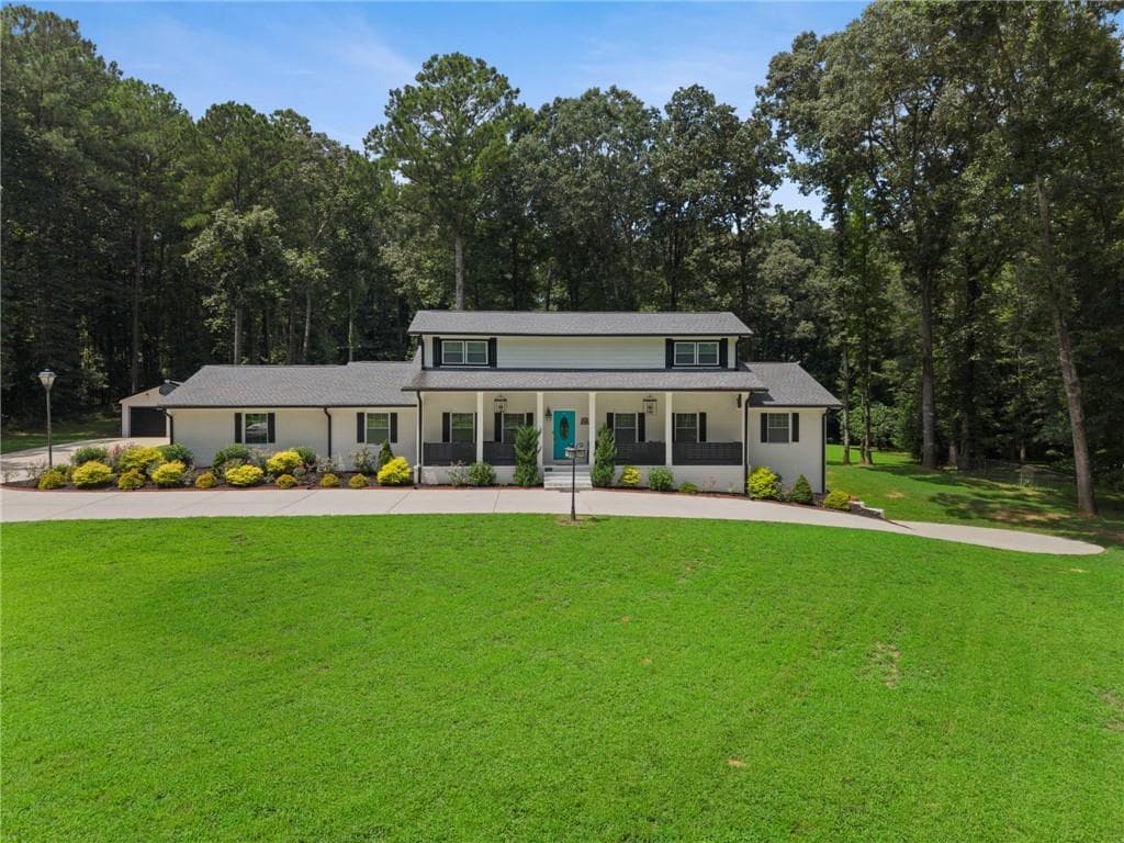 8 bedroom, 5 bathroom, 5,800 sq ft single family residence for sale at 8890 Rum Ridge Drive, Jonesboro, GA 30236