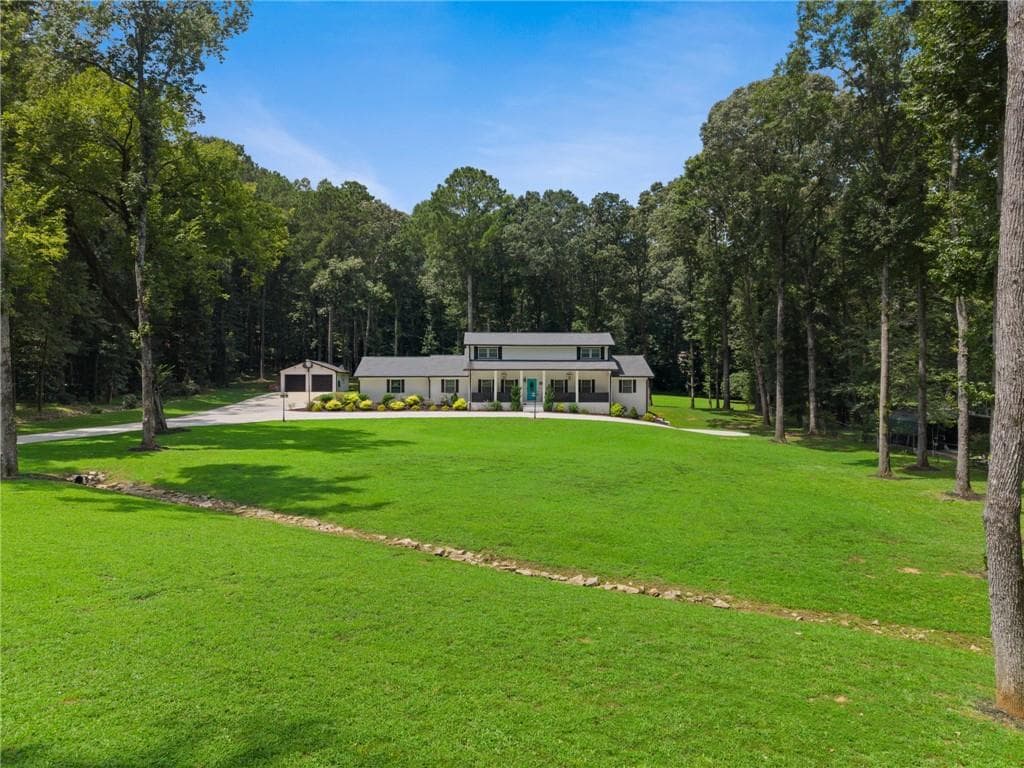 8 bedroom, 5 bathroom, 5,800 sq ft single family residence for sale at 8890 Rum Ridge Drive, Jonesboro, GA 30236 — photo 4
